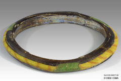 Glass bracelet with trailed decoration