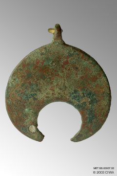 Sin (crescent) pendant, Iran, 1200 BC