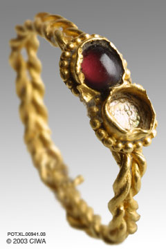 Gold ring, Ptolemaic Period, 304-30 BC