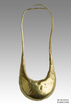 Gold ?boat? earring, 1400-1200 BC