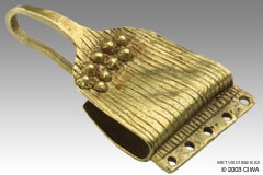 Gold earrings, Crete, 2500-1600 BC